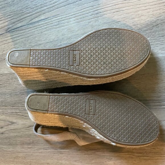 TOMS Gray Suede Espadrille Wedge Sandals Size 8.5 Minimalist Coastal Summer! - Picture 7 of 8